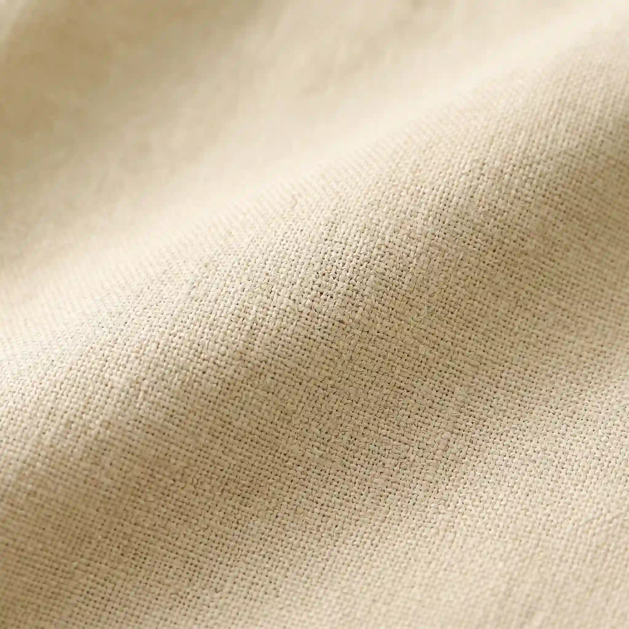 Camisa de vestir para bebé color beige con bordado de perrito en el bolsillo