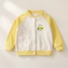 Campera de algodón para bebé amarilla y blanca, con detalle de auto
