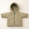 Campera de matelassé verde con capucha | Tienda Olivia Uruguay