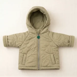 Campera de matelassé verde con capucha | Tienda Olivia Uruguay