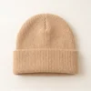 Gorrito de algodón para bebé confeccionado en hilado de algodón premium color beige de Tienda Olivia.